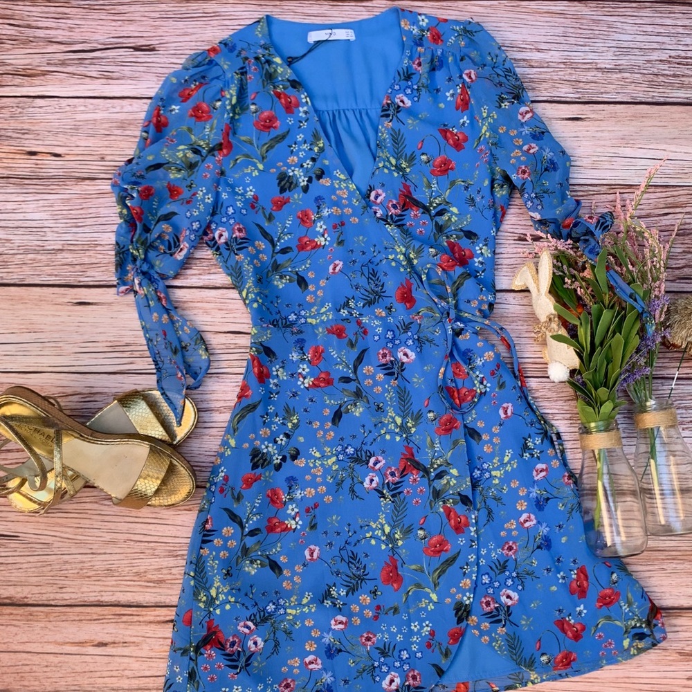 See the pictures u will like this adorable dress